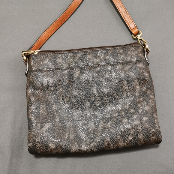 Michael Kors Crossbody - Picture 2 of 5
